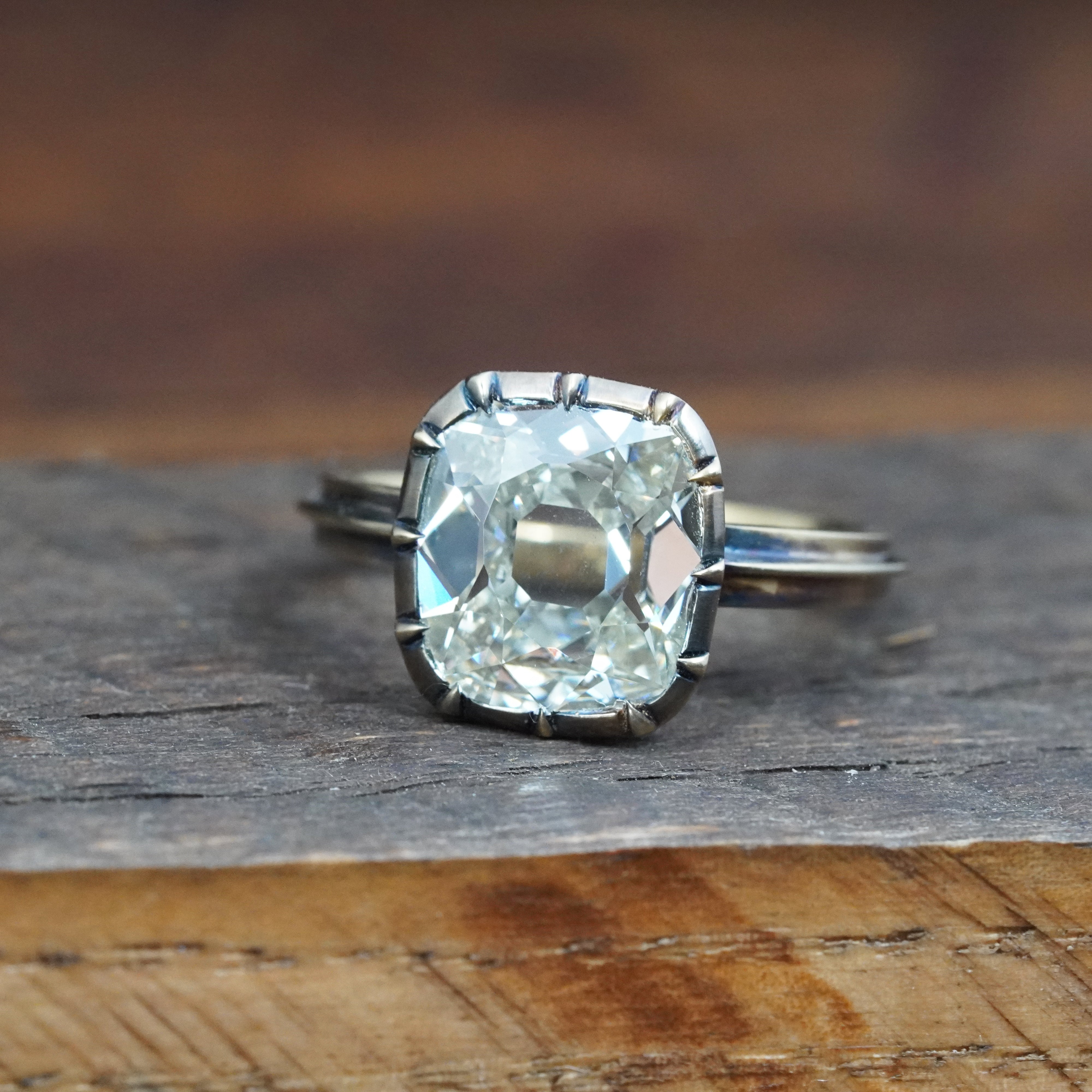 Old Mine White Diamond 18K Yellow Gold Ring, 3.02 ct