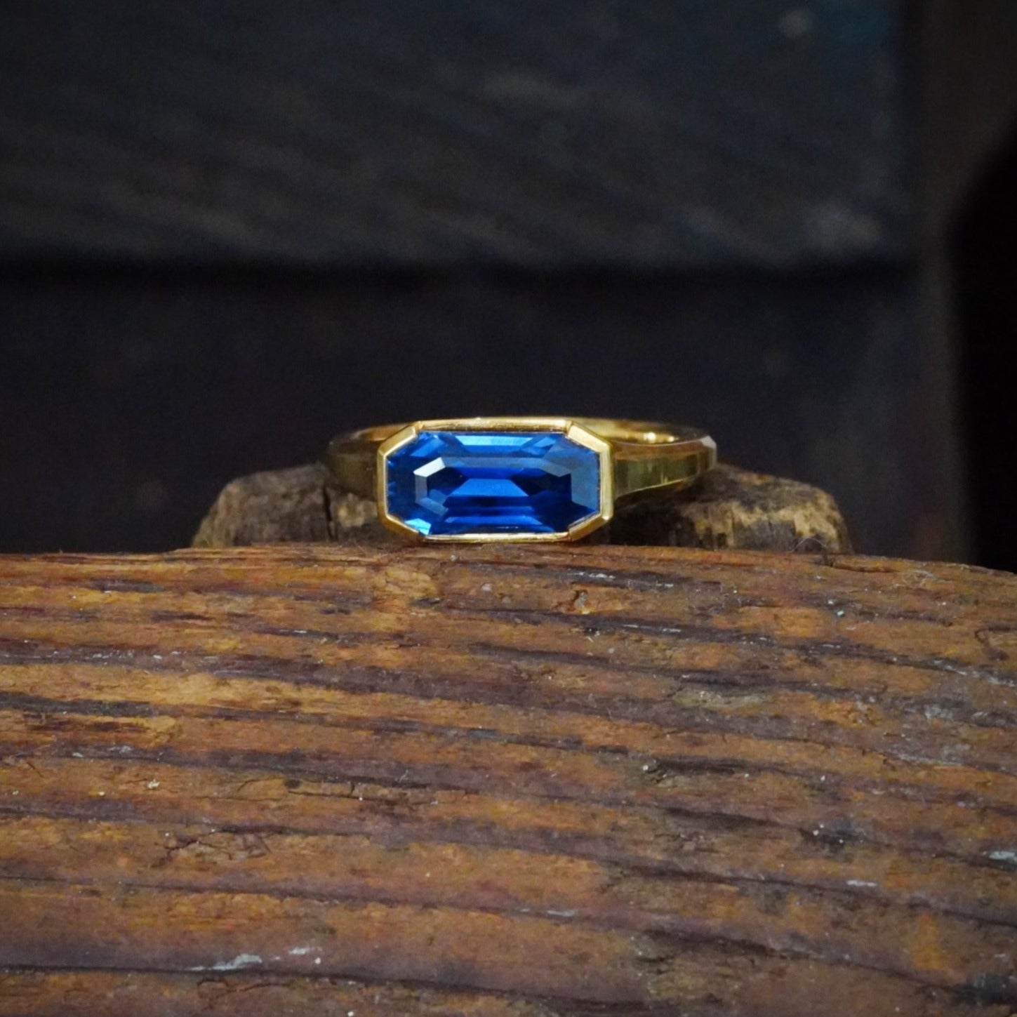 Jogani 2.15 ct Ceylon Sapphire Gold Ring - A Royal Blue Gemstone 2