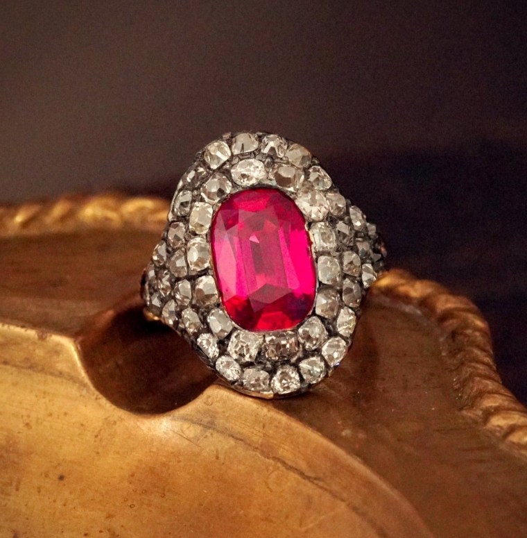 Antique Jewelry: Why It’s So Prized As an Investment