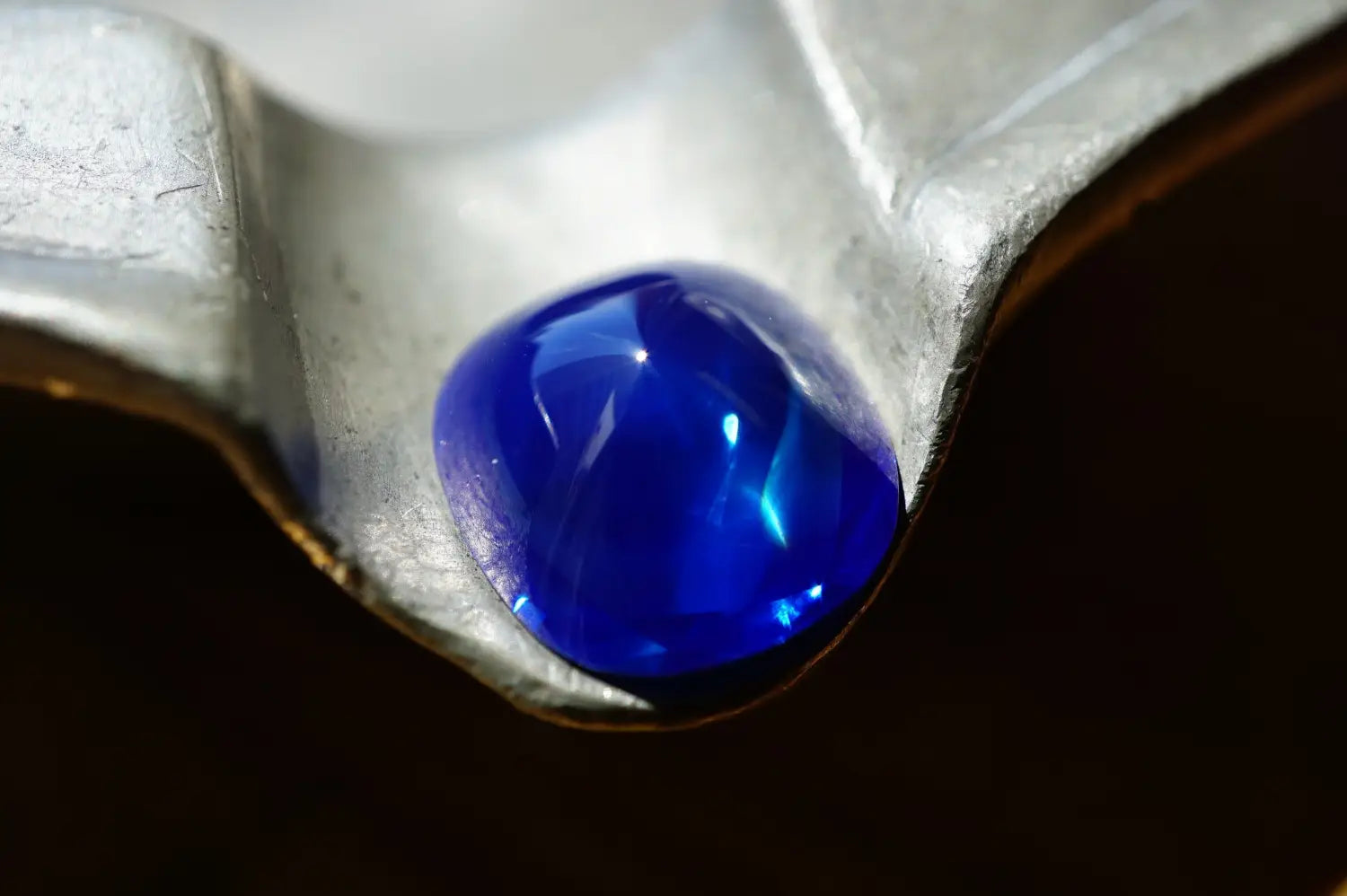 Kashmir Sapphires: The Extraordinary Blue Sapphires You Should Know-Jogani