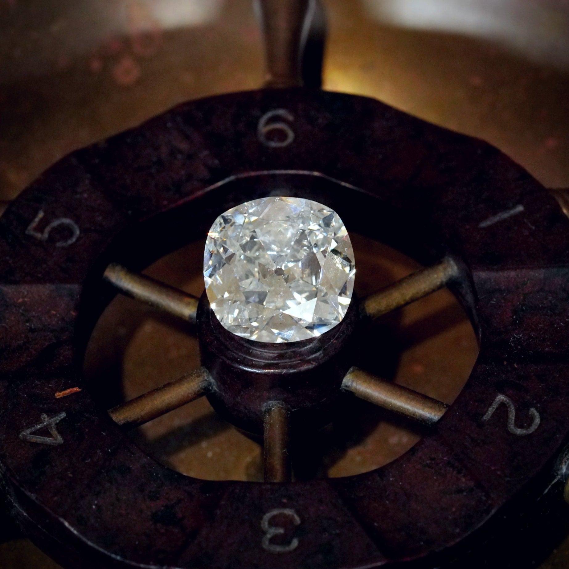 This impressive 17.58 ct Old Mine White Diamond, sourced and sold by Jogani, boasts a classic antique cut, making it a prized acquisition for investors and jewelry artisans alike.