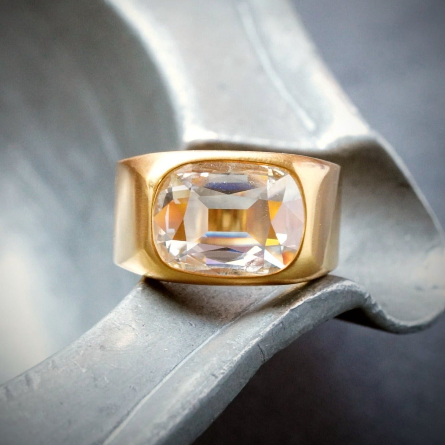 A captivating 3.01 ct elongated cushion-cut diamond ring from Jogani, set in rich 20K yellow gold—an heirloom-worthy piece for collectors.