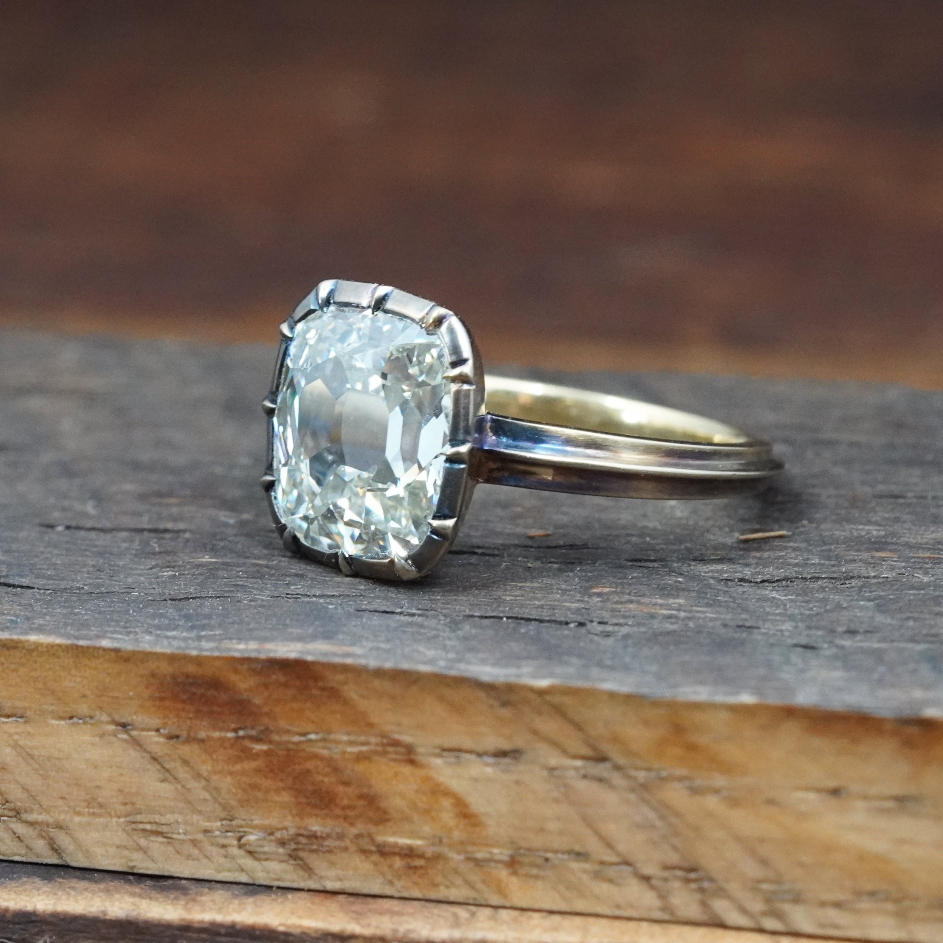 Old Mine White Diamond 18K Yellow Gold Ring, 3.02 ct