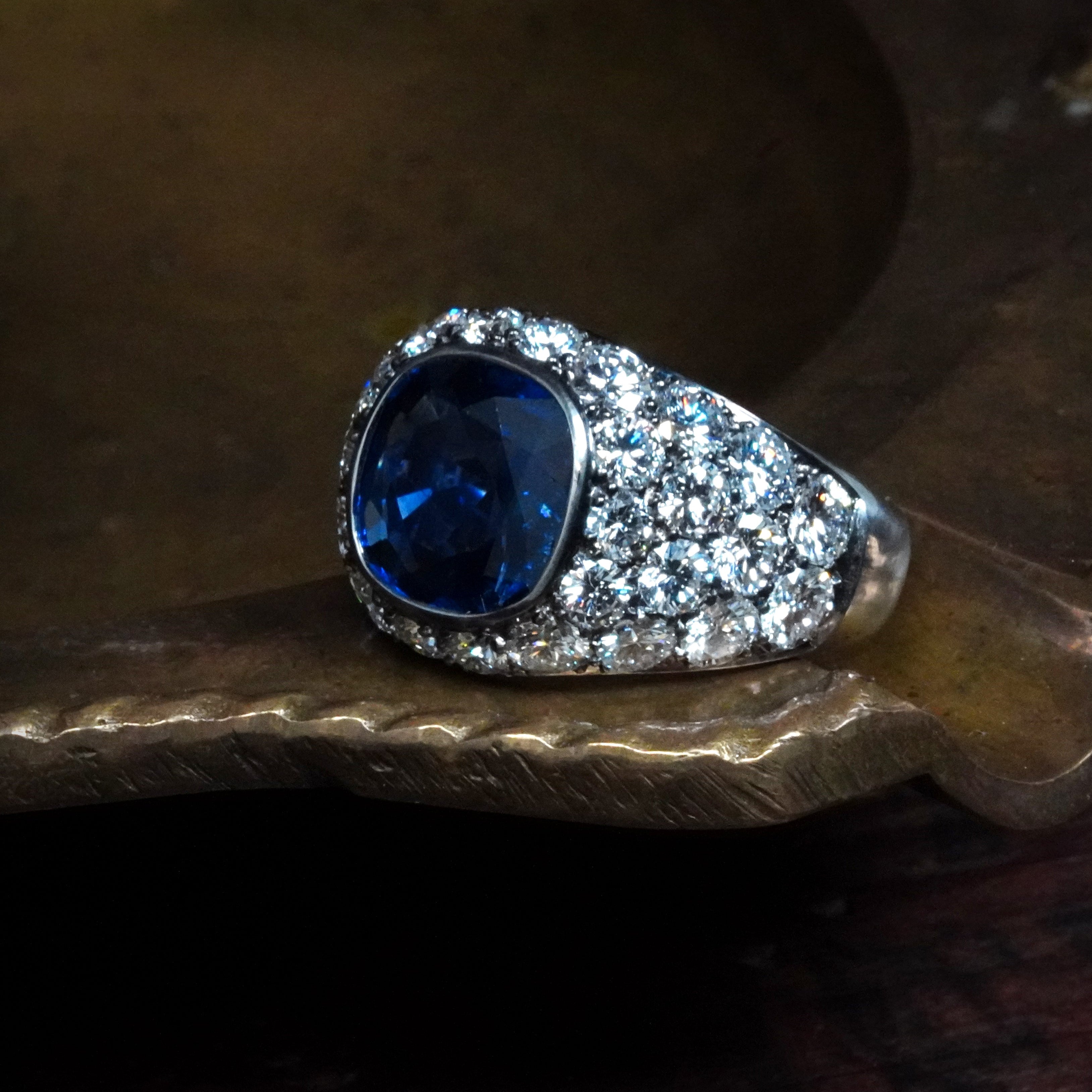 Designed for those who appreciate fine gems, this 3.39 ct Burma sapphire ring from Jogani showcases natural beauty and expert craftsmanship in platinum.