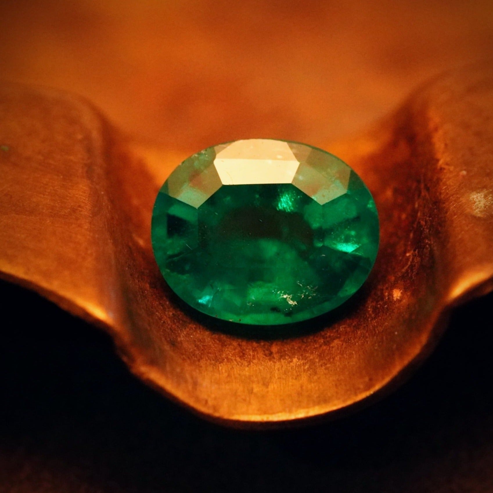 Oval Colombian Emerald, 3.97 ct - Jogani