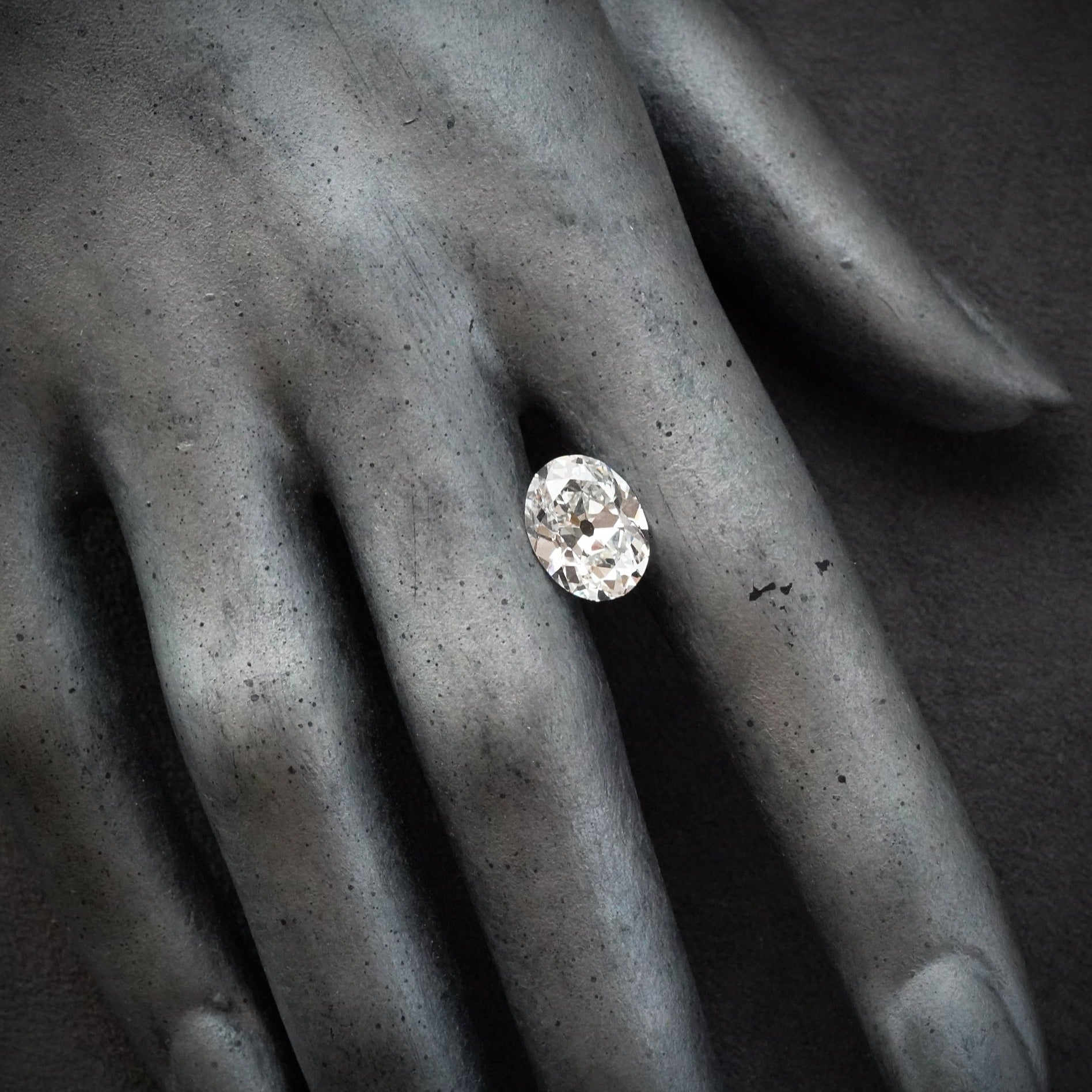 A distinguished 4.66 ct oval white diamond, boasting F color and VS1 clarity. Expertly cut for maximum fire and brilliance, a coveted acquisition for collectors and designers.