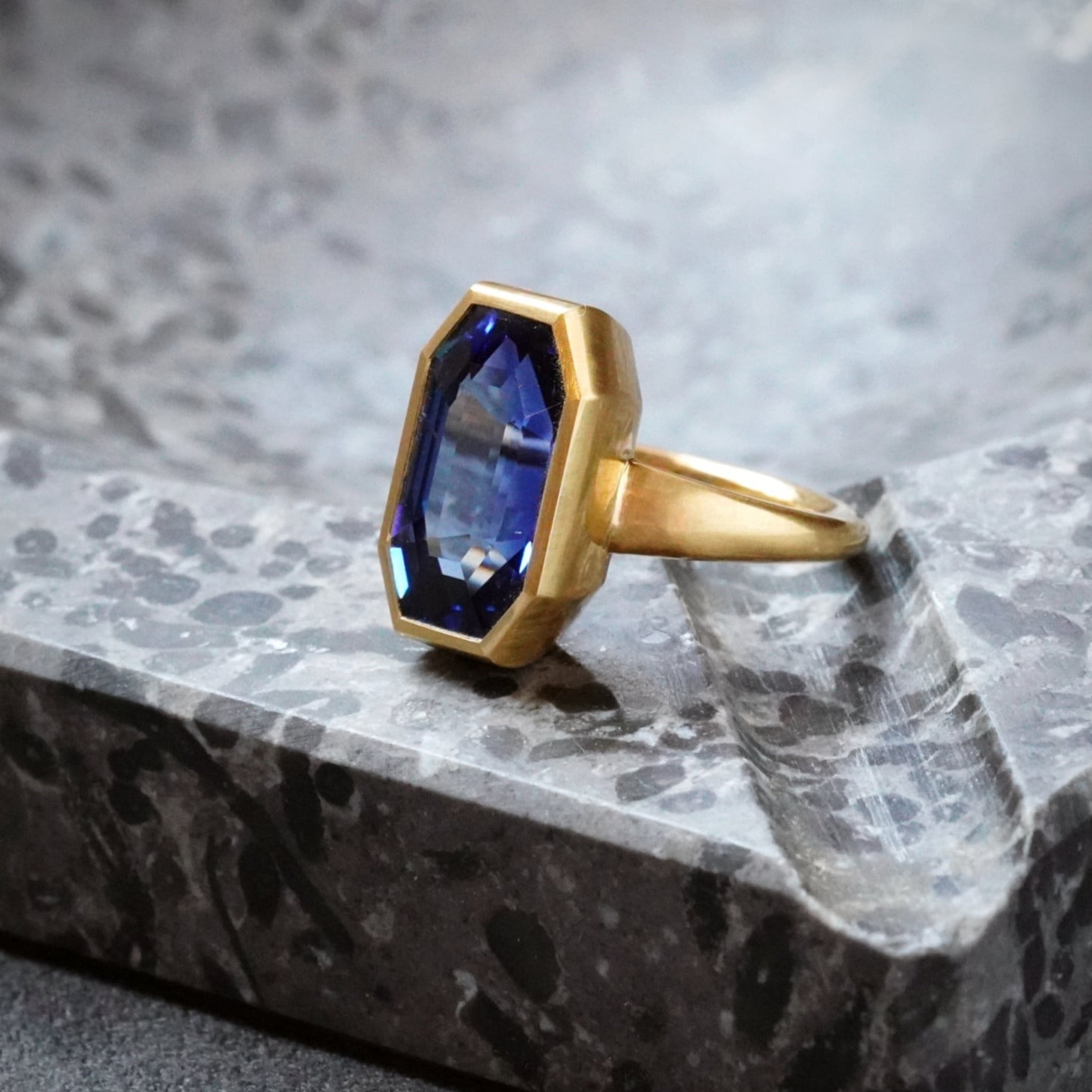 A remarkable no-heat Burma sapphire, 9.10 ct, elegantly set in a handcrafted 18K gold ring—available with Jogani for collectors and connoisseurs.