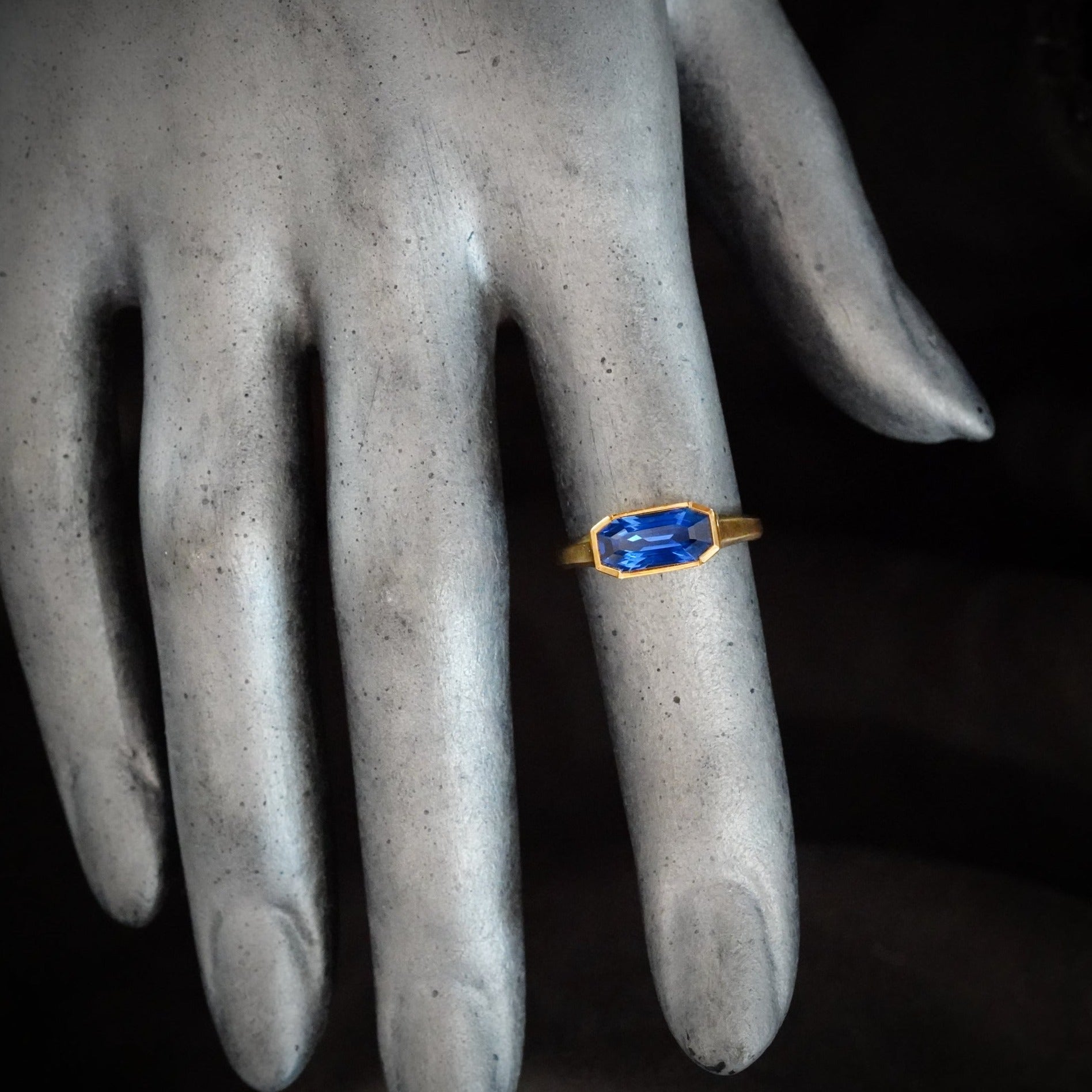 Anup Jogani 2.15 ct Ceylon Sapphire Gold Ring - A Royal Blue Gemstone
