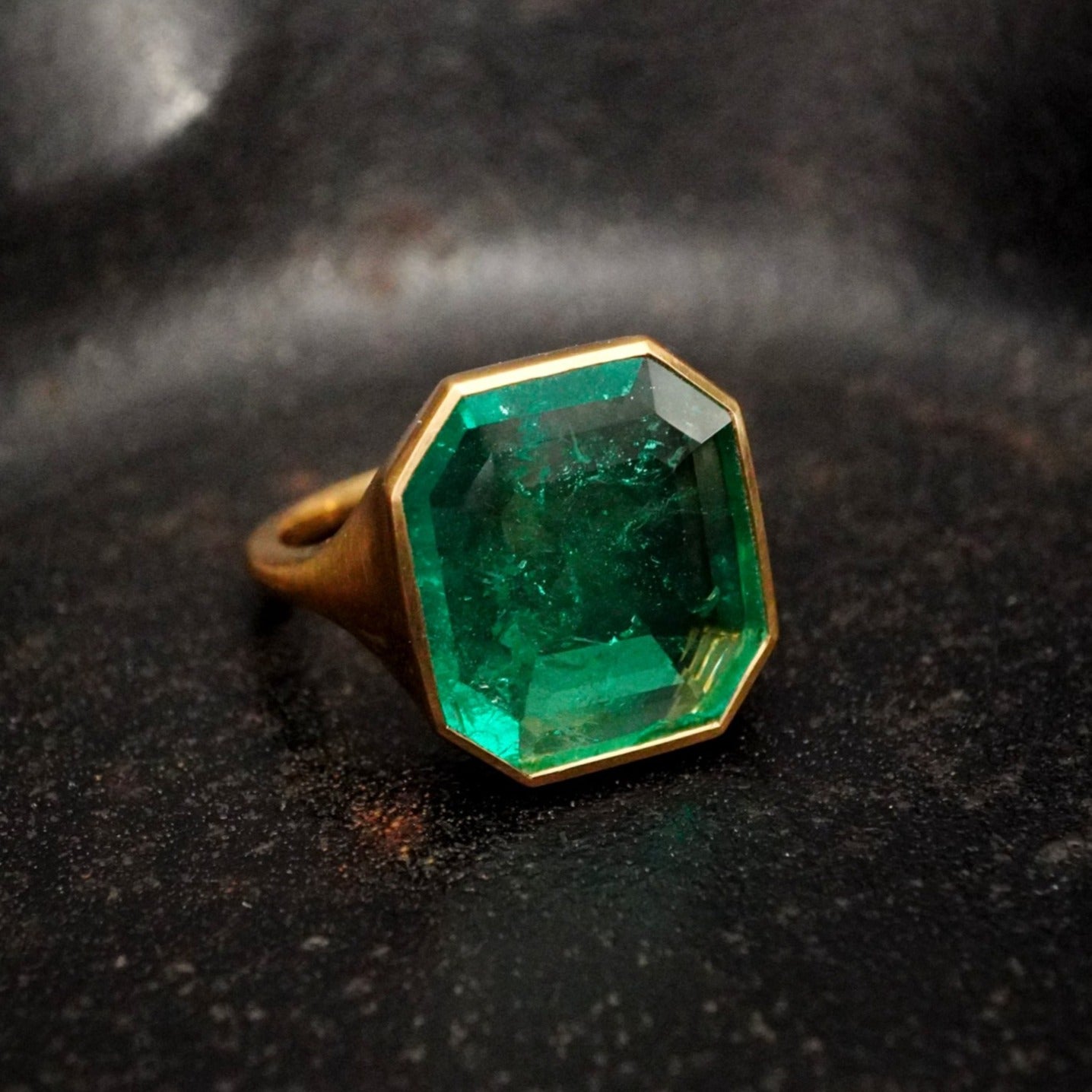  Anup Jogani 5.88ct Colombian Emerald Gold Ring: Emerald City Charm 