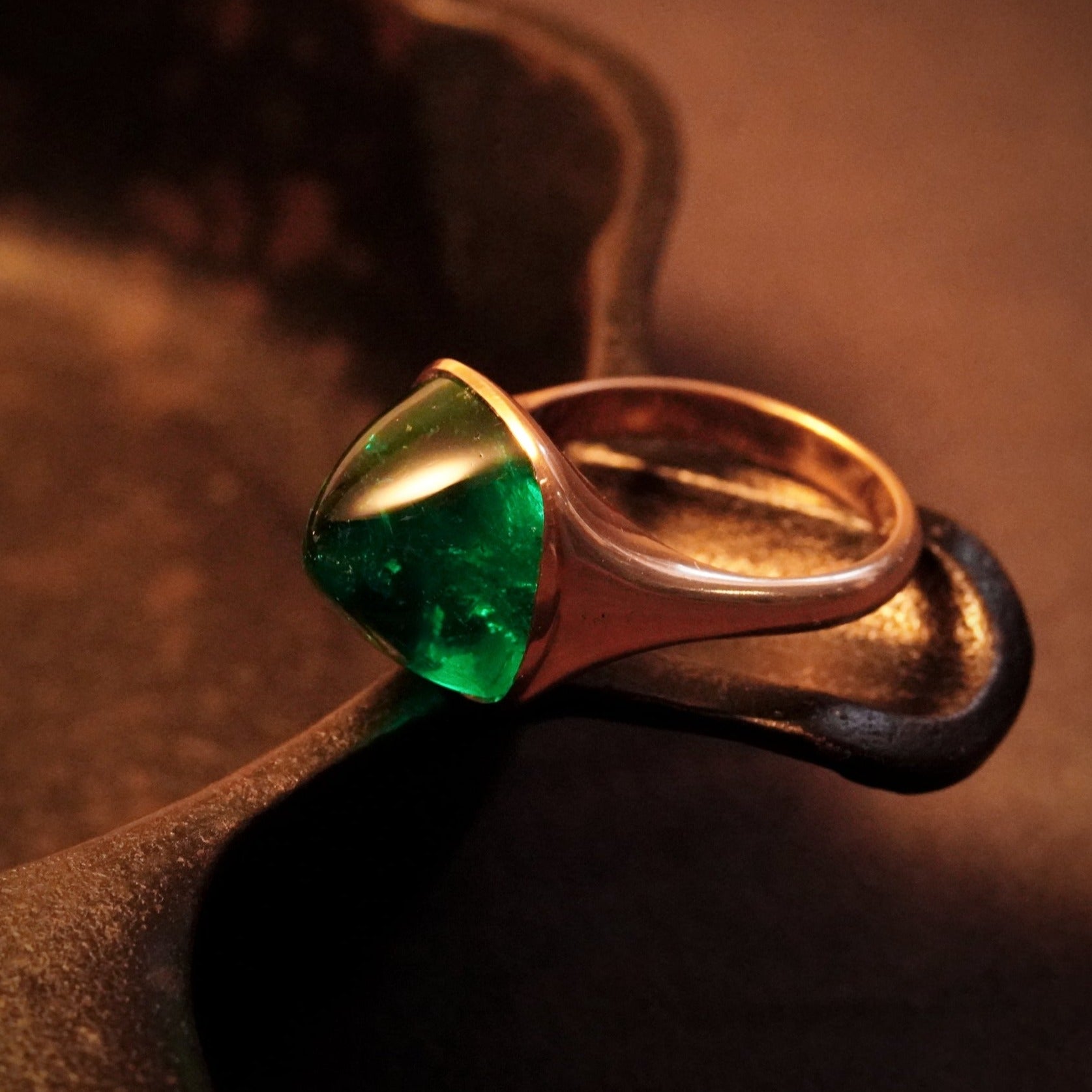 Sugarloaf Colombian Emerald Ring, 10.21 ct