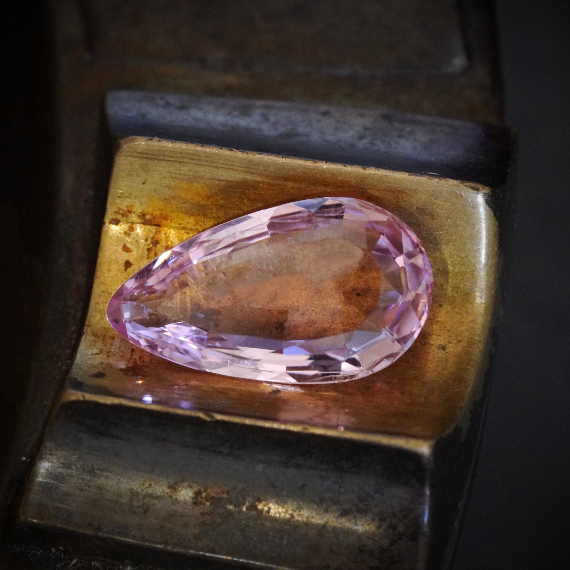 8.22 ct Pear-Shaped Topaz