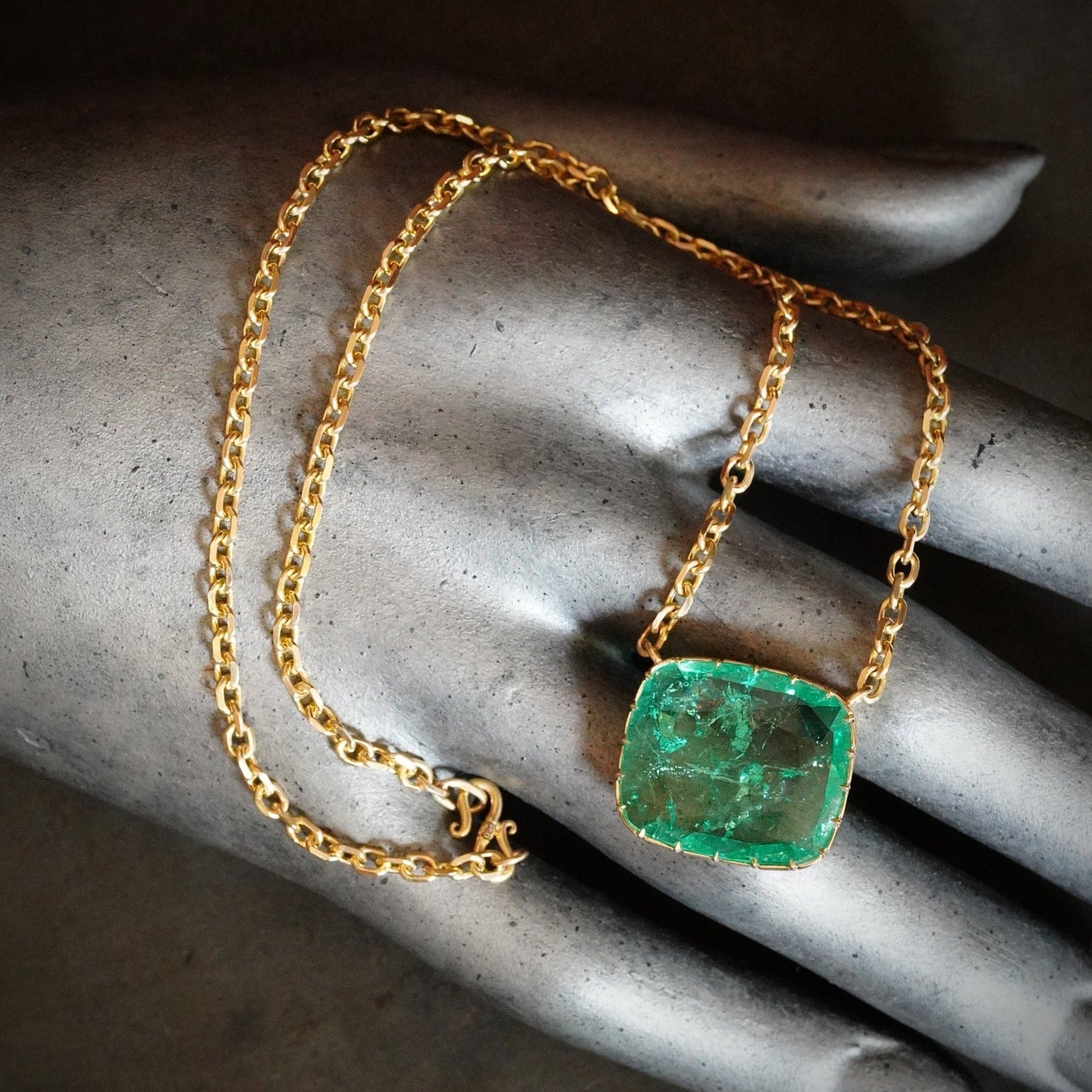 15.34 Carat Colombian Emerald Necklace in 18K Gold