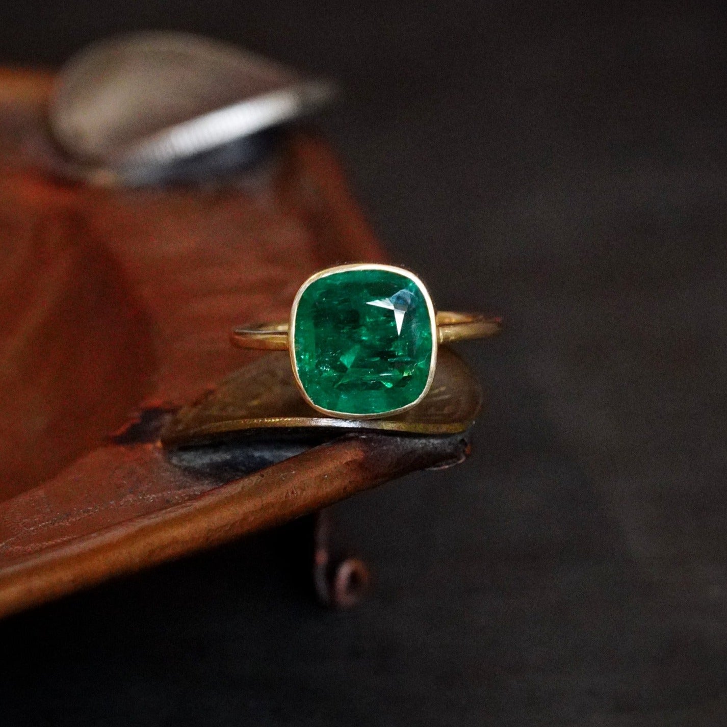2.58-Carat Colombian Emerald Ring in 18K Gold - Size 6.25