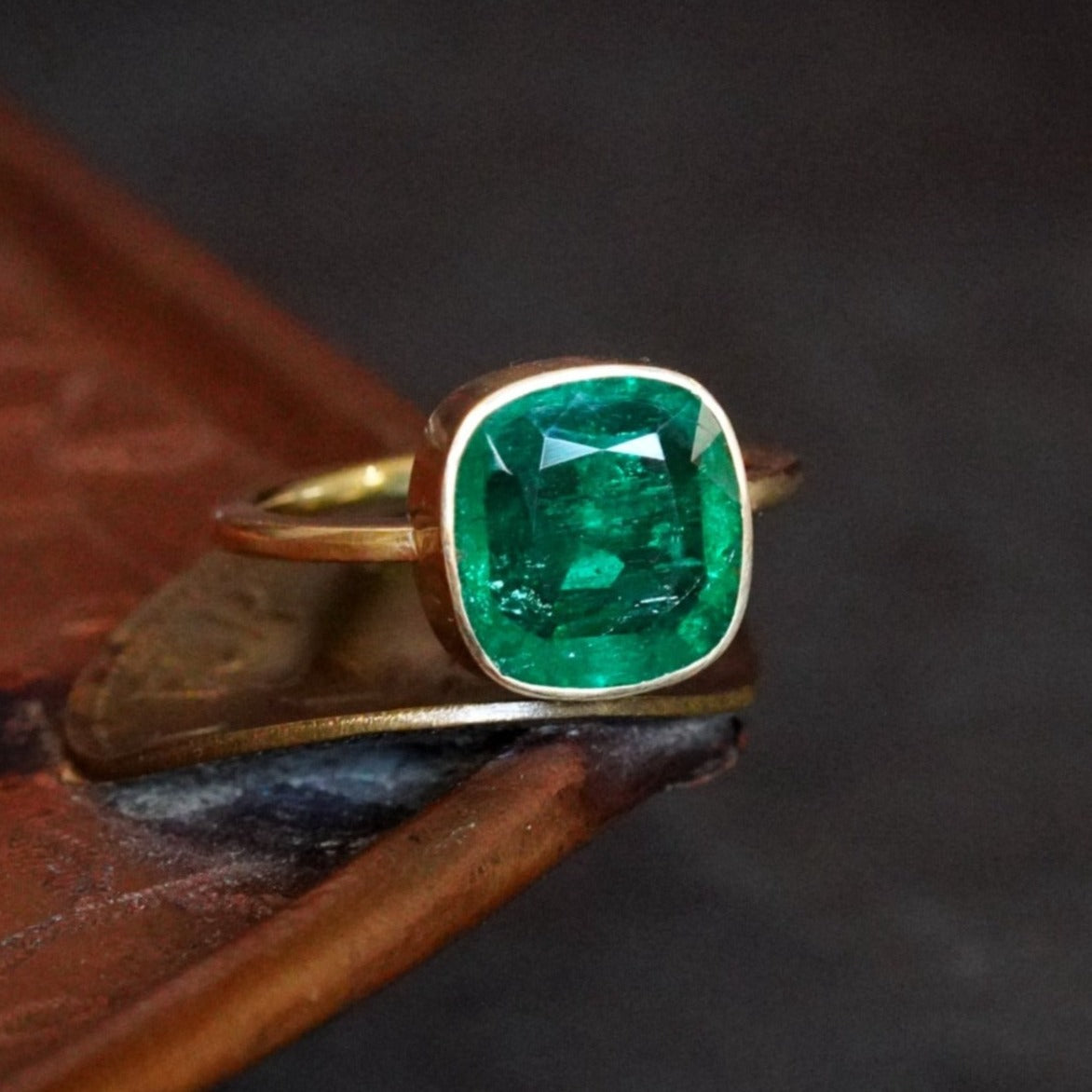 2.58-Carat Colombian Emerald Ring in 18K Gold - Size 6.25
