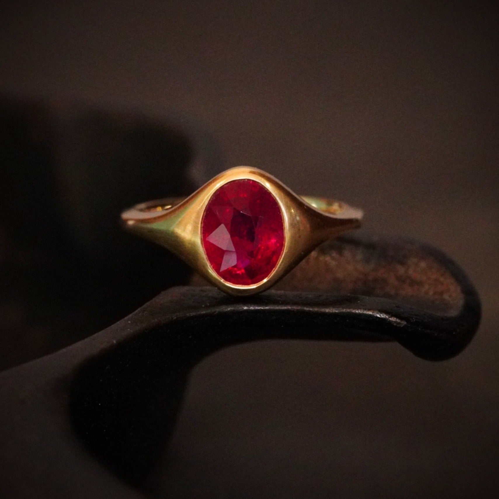 Elegant 2.09ct Burma Ruby Ring in 18K Gold Jogani
