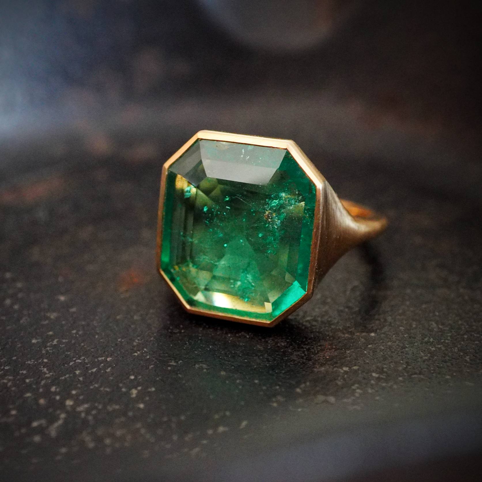 Jogani 5.88ct Colombian Emerald Gold Ring: Emerald City Charm 1