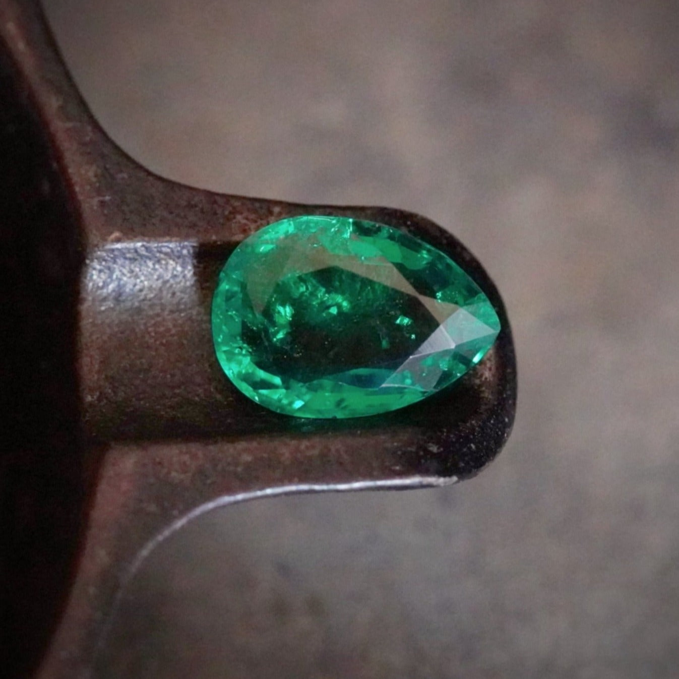 Jogani 6.66 ct Pear Emerald 5