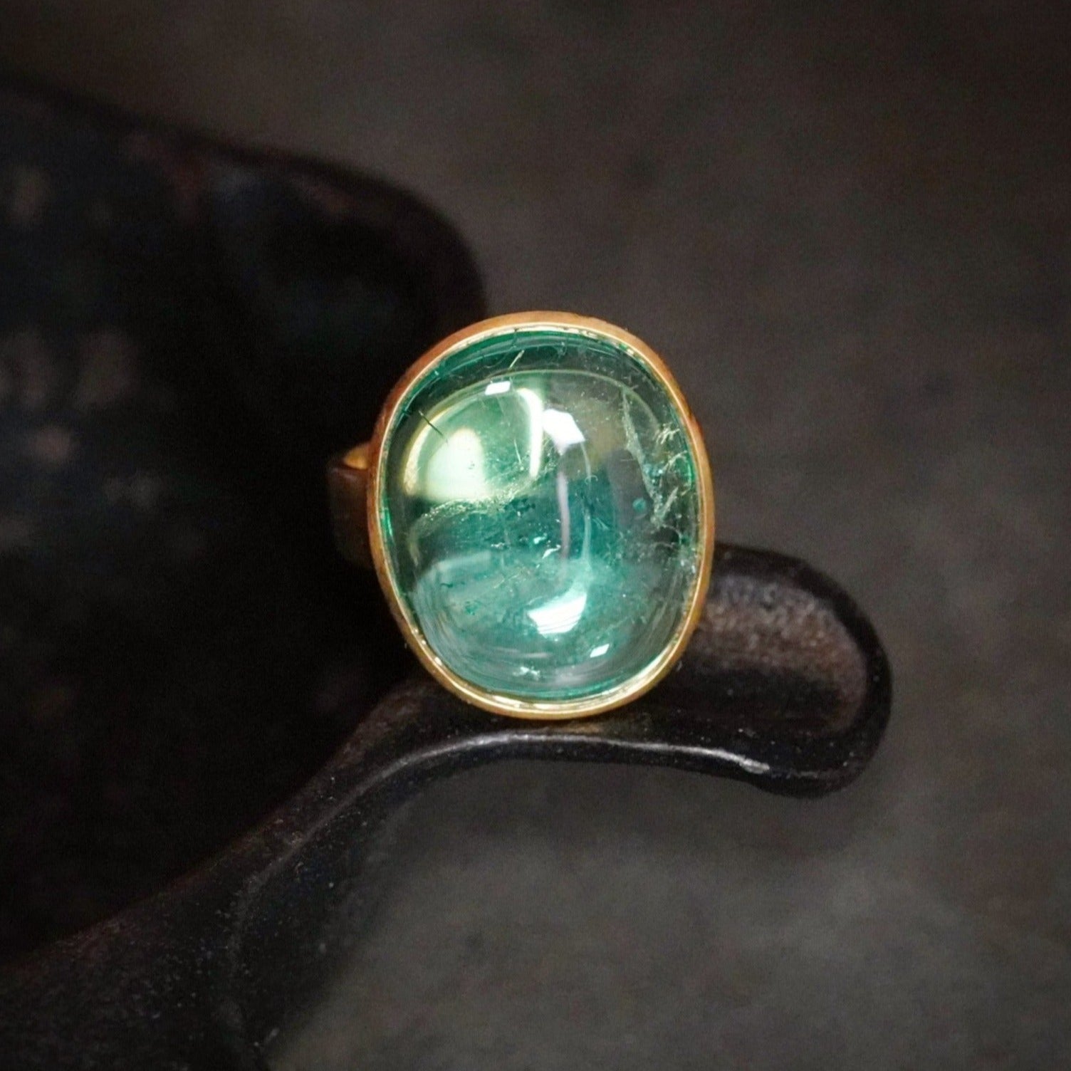  Jogani 7.55 Carat Colombian Emerald Ring 10