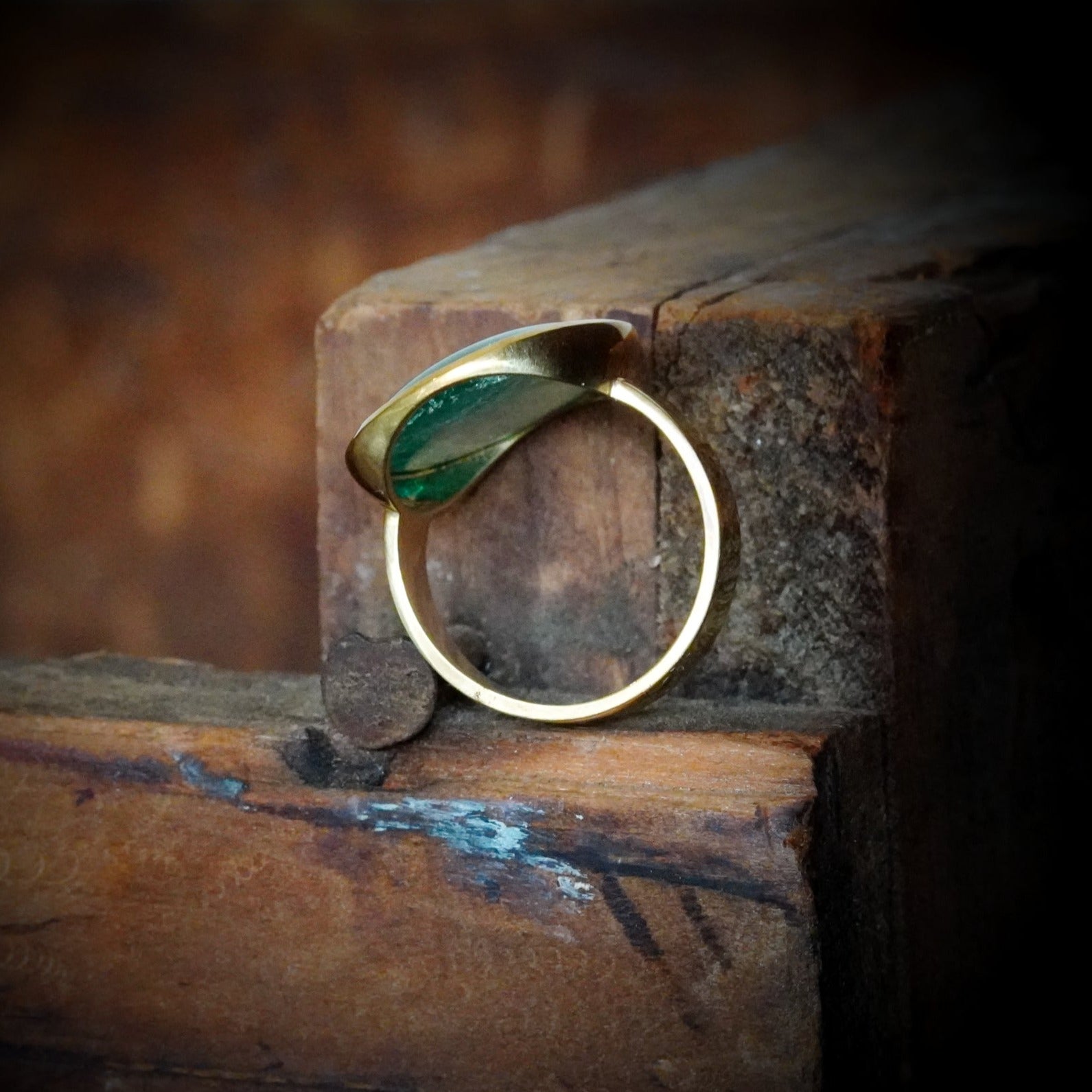  Jogani 7.55 Carat Colombian Emerald Ring 2