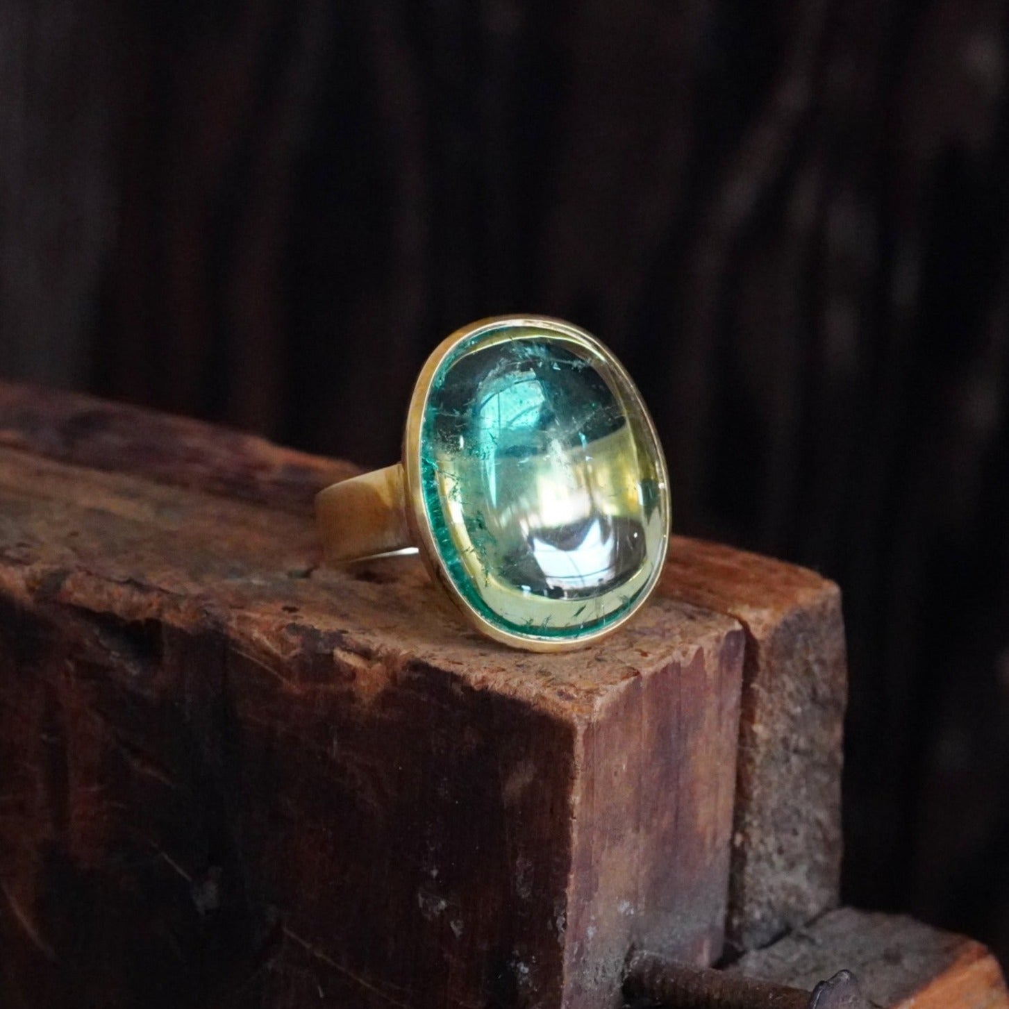  Jogani 7.55 Carat Colombian Emerald Ring 6