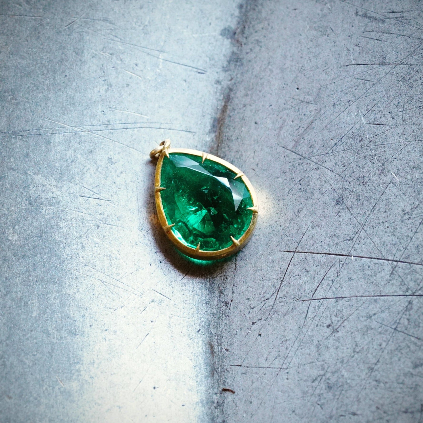 Jogani Handcrafted 4.46ct Colombian Emerald Pear Pendant in 18K Gold