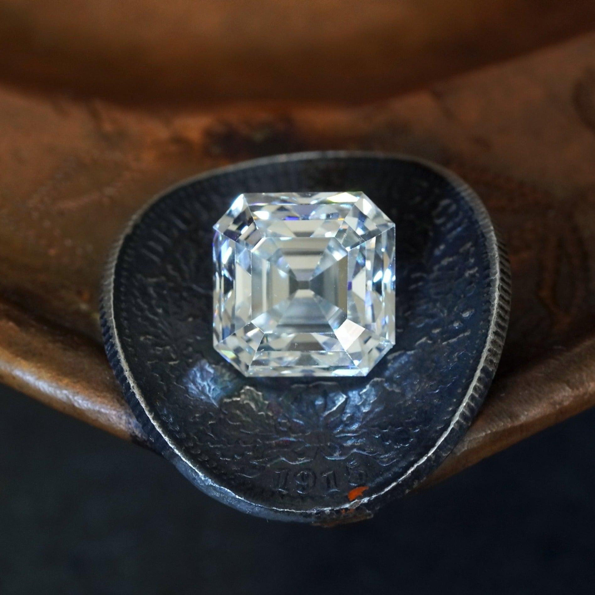 Exquisite 5.66 Carat Diamond - Anup Jogani Jewelry - Close-up