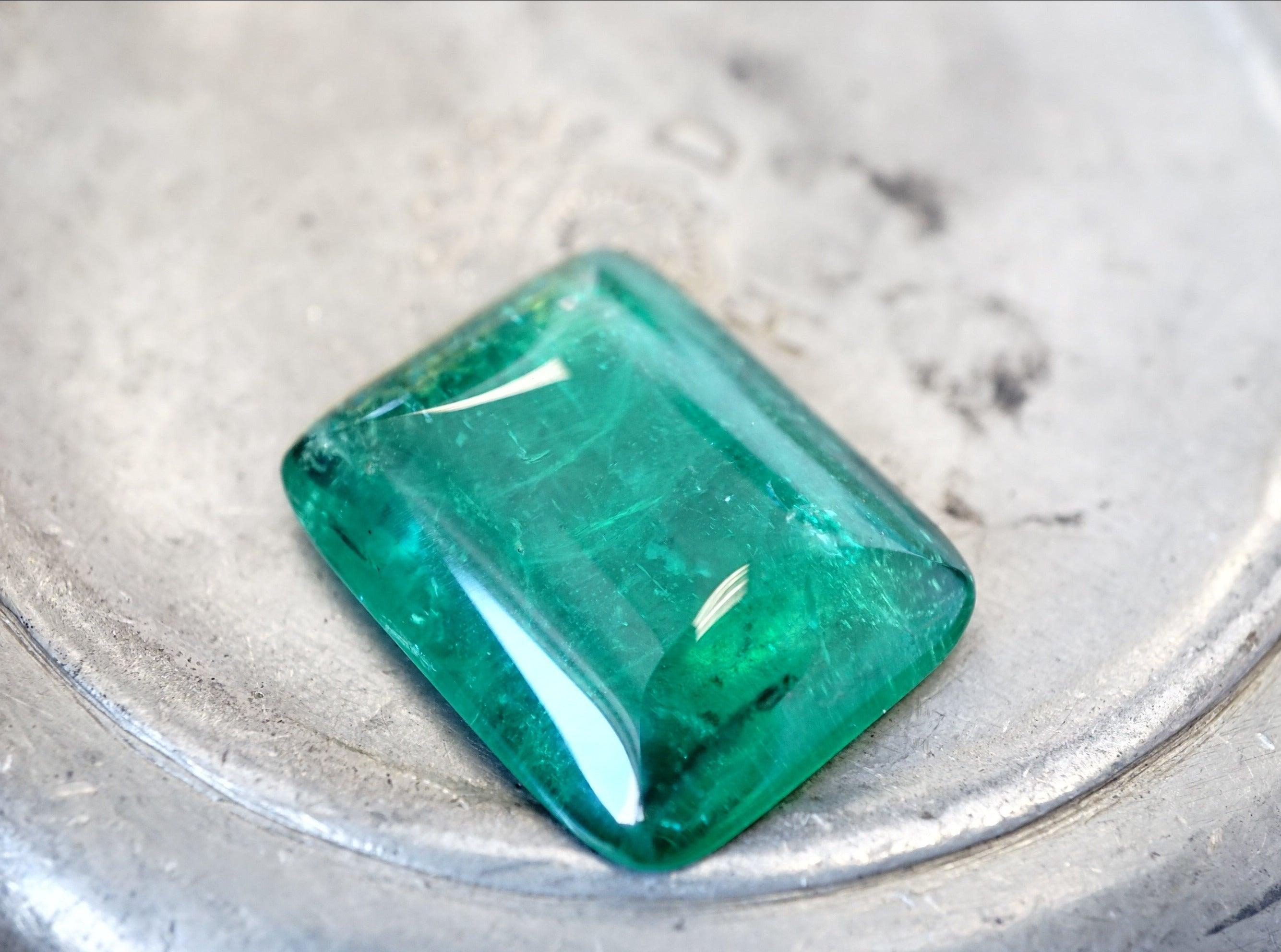 Natural Sugarloaf Emerald Gemstone - 33.93 Carat, Anup Jogani