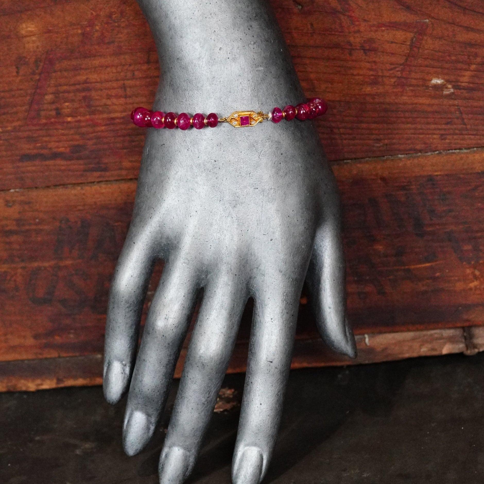 Captivating Mughal gold bracelet with Burma no heat ruby and early Victorian-style clasp from the Jogani collection