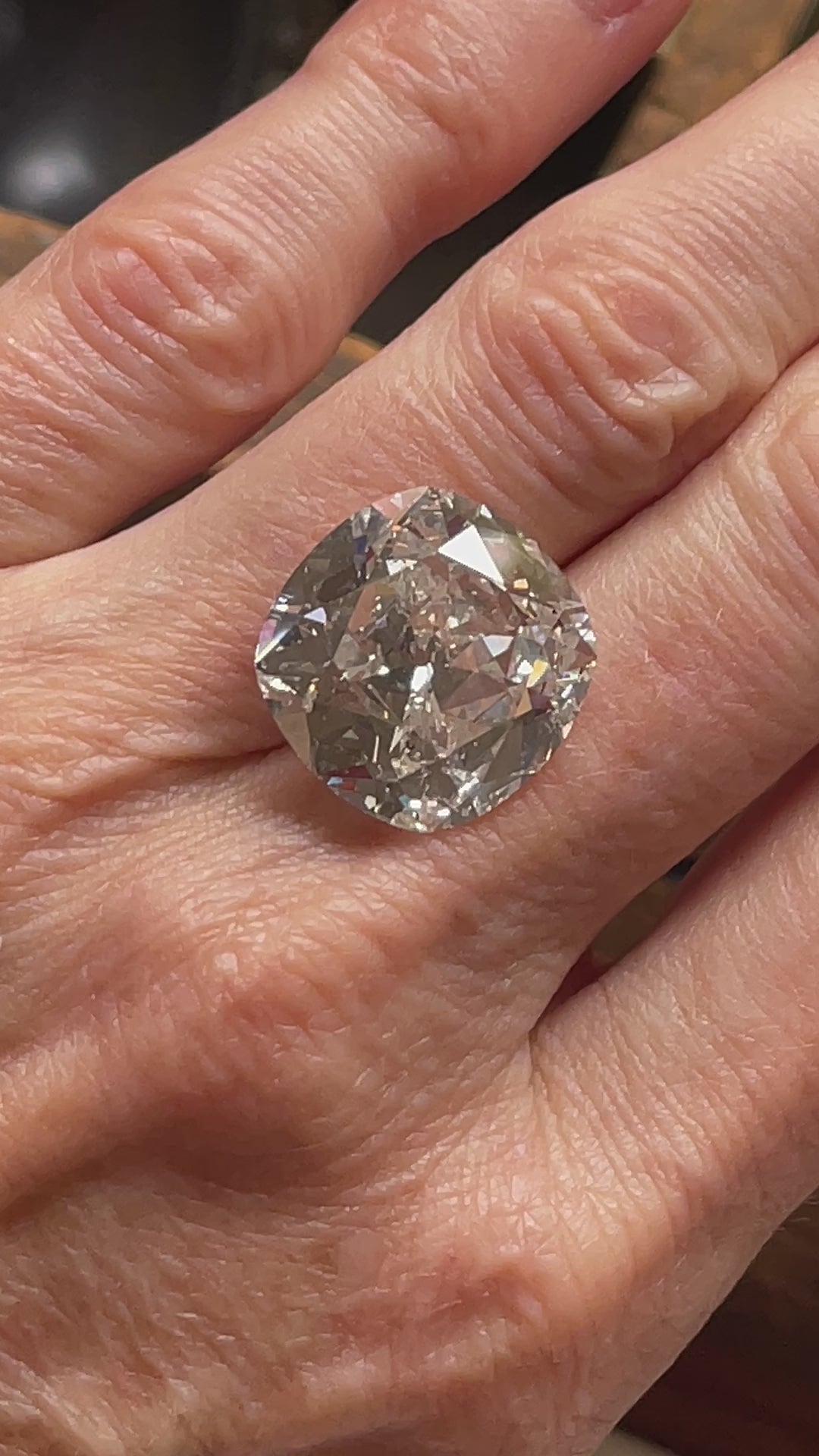 High-carat statement diamond from the Jogani collection