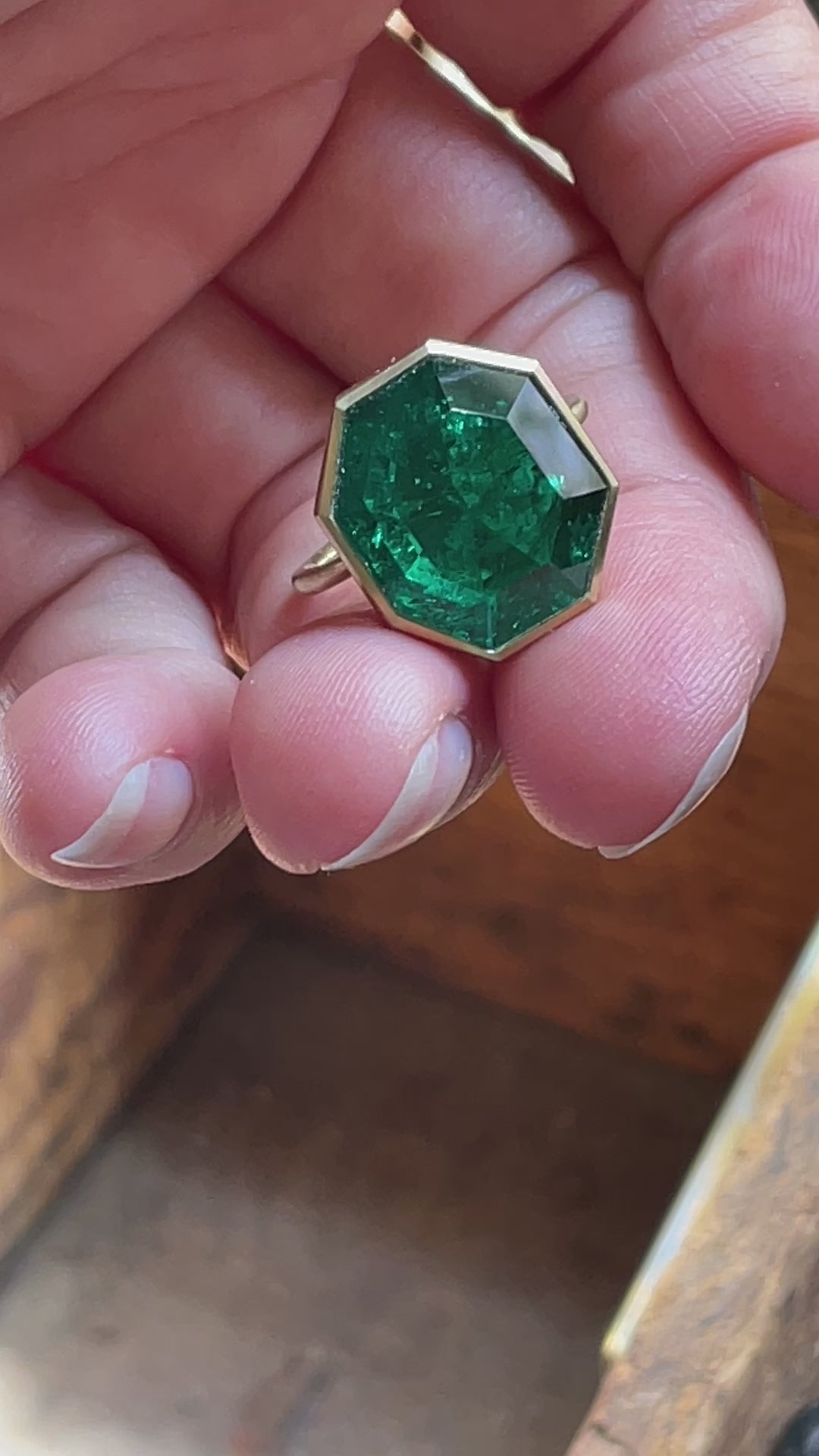 Hexagonal clearance emerald ring