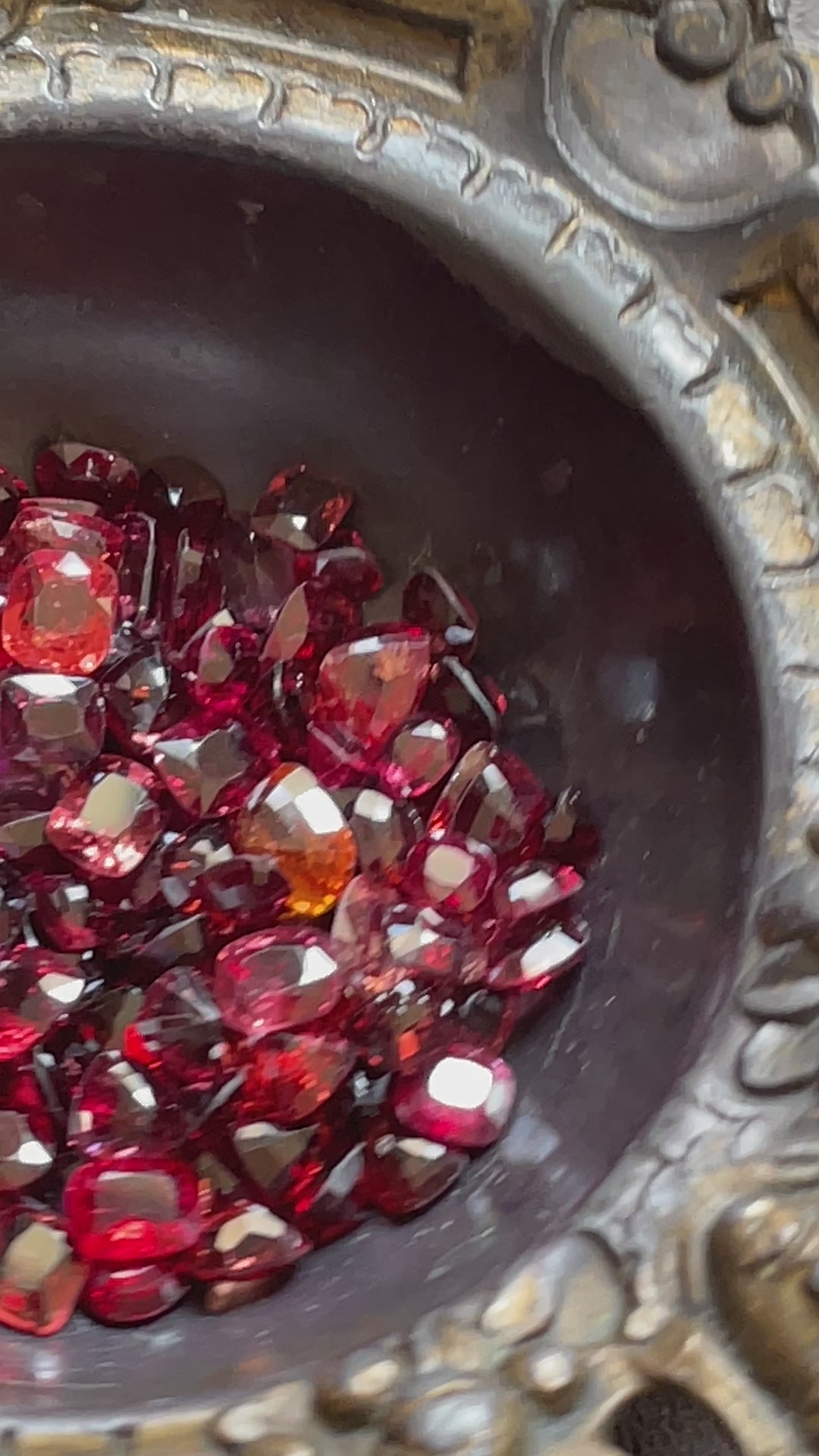 Captivating unheated spinels from the Jogani collection in fiery shades